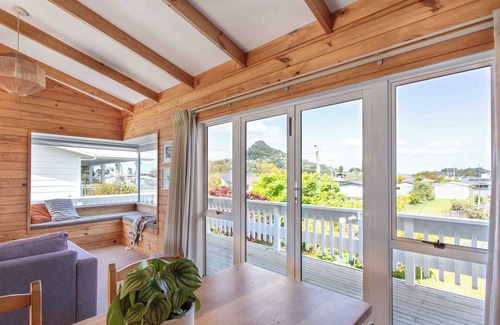 Tairua House | Spacious beach house retreat on Hornsea. A short walk to town, estuary & beach.