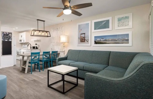 Galveston Hotel | Spacious Beach Resort Stay w/Full Kitchen, Pool, Lazy River & Sports Courts