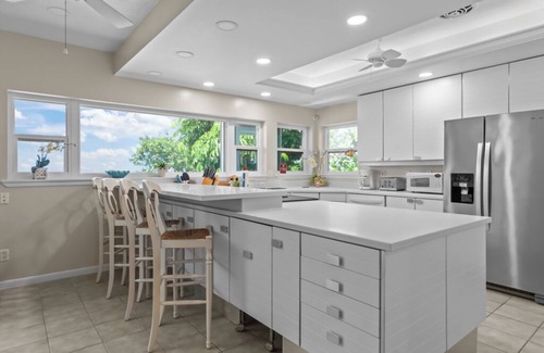 Sanibel House | Spacious Beachfront 4 Bedroom Sanibel Home on West Gulf Drive - Whaleview