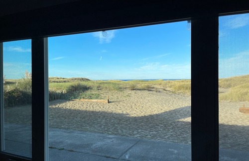 Bayshore House | Spacious Beachfront Home, 3BR/3BA! Dogs w/Approval. Special Rates, Inquire!