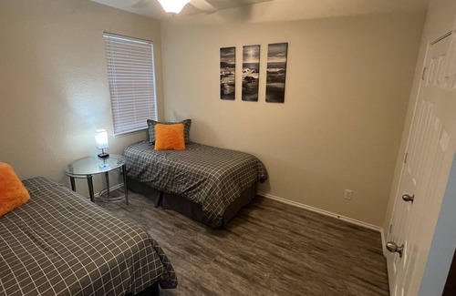 San Marcos House | Spacious & Beautiful 4 Bedroom Home - 5 min from downtown & the River