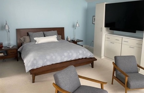 Wall Bed & Breakfast | Spacious Beautiful beach retreat for the whole family