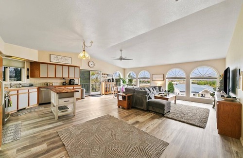 Franklin - Randolph House | Spacious Boise Retreat - 3BR Bright Home