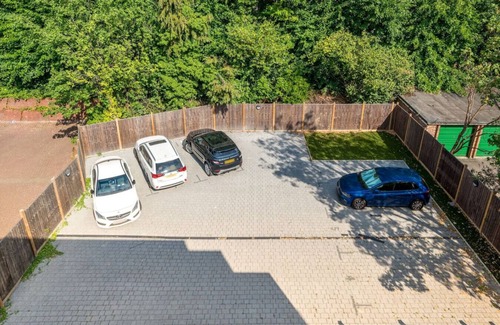 North Finchley Apartment | Spacious Boutique Lux 3bed-Free Parking