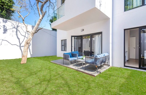 Greater Johannesburg Metropolitan Area Apartment | Spacious | Brand New | 2 Bed | Rosebank