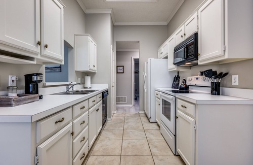 Denton House | Spacious Brick House 3BR 2BA A+