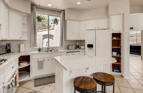 Canyon Gate House | Spacious & bright 3Br 3 Ba home w/ work area near Red Rock Canyon