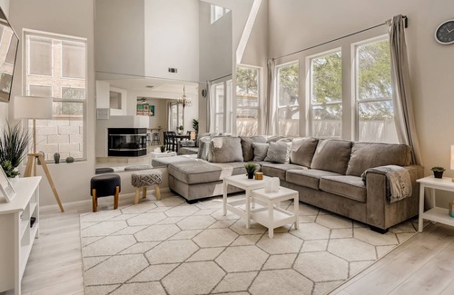 Canyon Gate House | Spacious & bright 3Br 3 Ba home w/ work area near Red Rock Canyon
