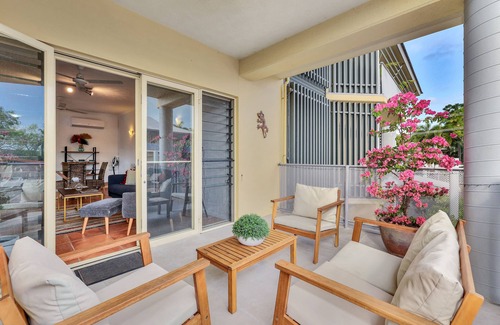 Parap Condo | Spacious+Bright Parap Markets Condo 2BR+2BA (ens)
