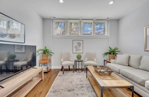 Bucktown House | Spacious Bucktown Sanctuary