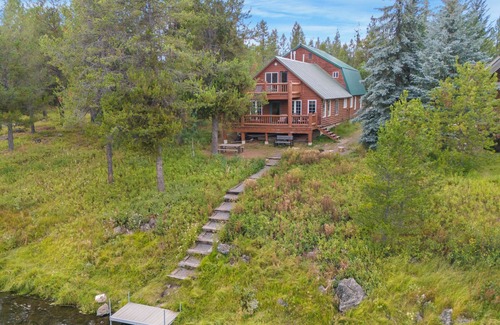 Island Park Cabin | Spacious Buffalo River House for Fall: Riverfront Views, Hot Tub, Arcade Games