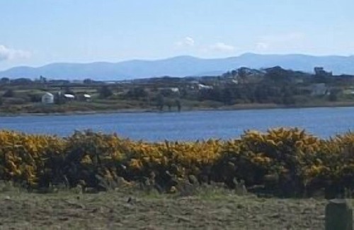 Rhosneigr House | - Spacious bungalow awarded 4* rating with visit Wales. Stunning views.
