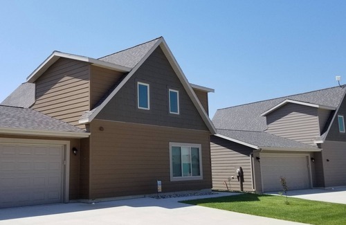 Spirit Lake Cabin | Spacious cabin! Grassy backyard! 3 Brd 2.5 bath Lots of supplies in pantry!