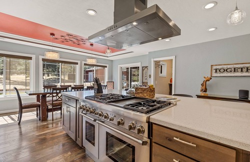 Flagstaff House | Spacious Canyon Peak Pine View Home Game Room Hot Tub