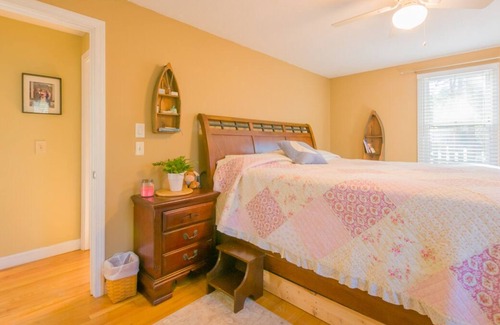 Forestdale House | Spacious Cape Style Located on Cul de Sac in Country Farms Estates