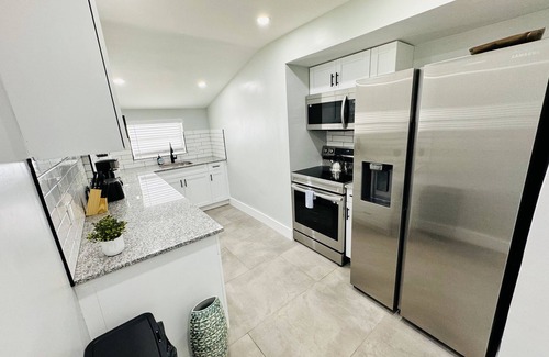 Lake Ridge House | Spacious, Central, 3 Bedroom Home w/Pool Access