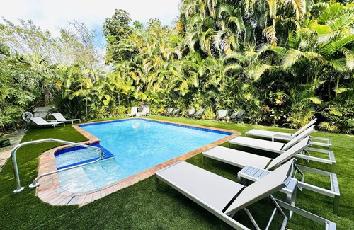 Lake Ridge House | Spacious, Central, 3 Bedroom Home w/Pool Access