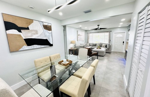 Lake Ridge House | Spacious, Central, 3 Bedroom Home w/Pool Access