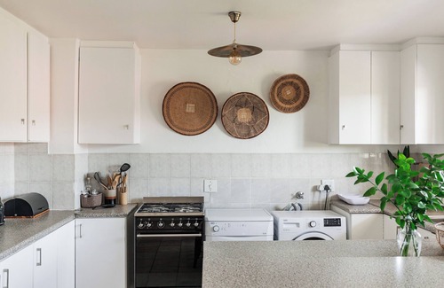 Stellenbosch Apartment | Spacious Central Apartment