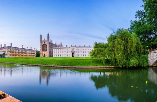 Cambridge House | Spacious, Central, Cute House by Station and River