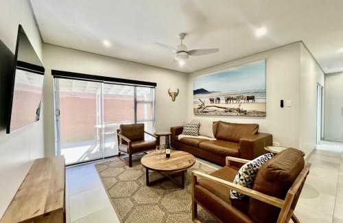 George Apartment | Spacious Central George Getaway at 1 on York