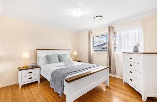 Sunnybank House | Spacious Central located Family House at Sunnybank