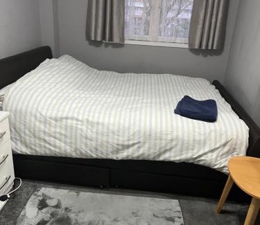 St. Johns Wood House | Spacious Central London Double Room