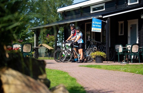 Zorgvlied Ski Chalet | Spacious chalet in Drents-Friese Wold.