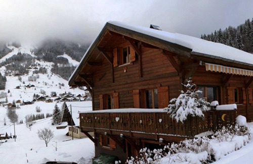 Abondance Ski Chalet | Spacious Chalet with Garden, Garage & Mountain Views - Pet Friendly!