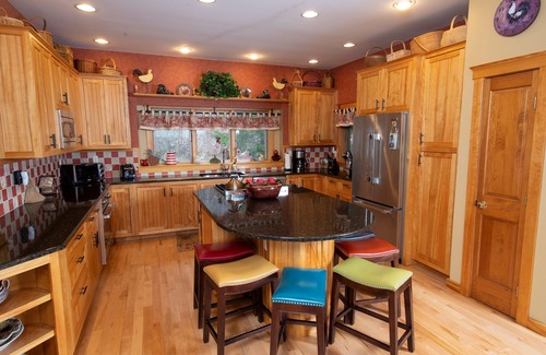 Ludlow House | Spacious + Charming House | Arcade, Pool, Hot Tub