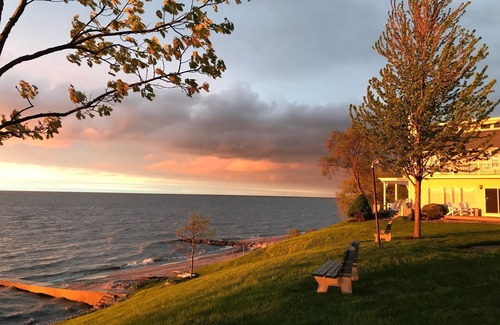 Mitiwanga House | Spacious, Charming, Updated Lake House in Private Beach Community