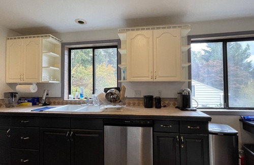 North City House | Spacious, Cheerful, Modern Home 5 BR, 3BA, 2KIT