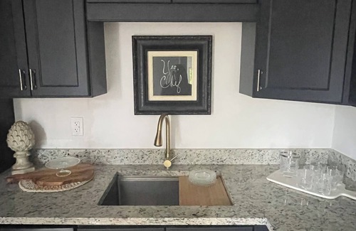 Geneva House | Spacious & Chic St. Charles/Geneva 3BR Apt -ideal for families & girls' getaways