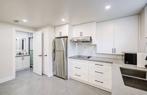 Etobicoke House | Spacious Classic Quiet Basement