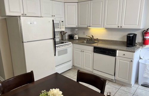 North End Condo | Spacious & Close to Beach- Condo E