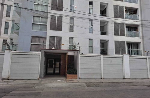Santa Beatriz Apartment | Spacious, close to parque de las aguas and national stadium, with garage.