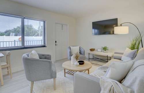 Imperial Point Apartment | Spacious coastal vibe Apt. w/pool. 10 minutes to Ft. Lauderdale Beach
