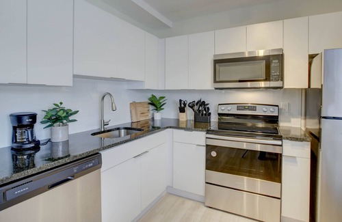 Imperial Point Apartment | Spacious coastal vibe Apt. w/pool. 10 minutes to Ft. Lauderdale Beach