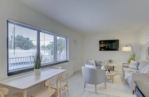 Imperial Point Apartment | Spacious coastal vibe Apt. w/pool. 10 minutes to Ft. Lauderdale Beach