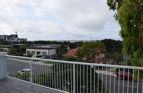 Woolooware House | Spacious Coastal Family Haven