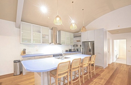 Cowes House | Spacious Coastal Retreat 5 Bdr