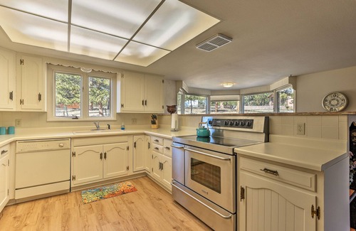 Stanley Hills House | Spacious Colorado Retreat w/Deck & Mountain Views