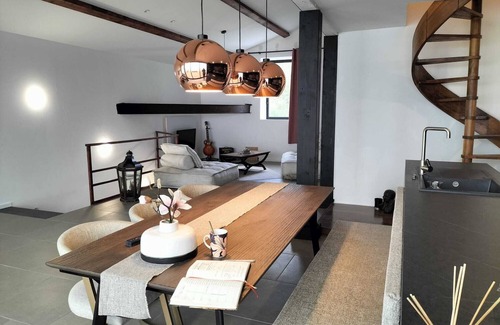 Chateaurenard Apartment | Spacious, comfortable loft 10 min from Avignon and St Remy de Provence.