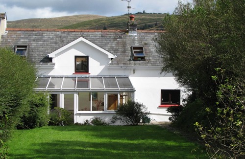 Rosebush Cottage | Spacious, comfortable and peaceful cottage nestling in a Welsh National Park