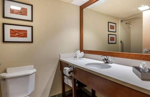 Ludlam House | Spacious, comfortable accommodations in Miami