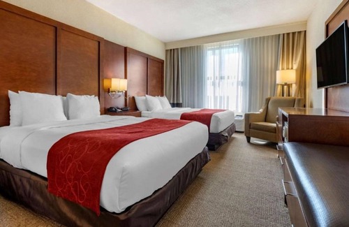 Ludlam House | Spacious, comfortable accommodations in Miami