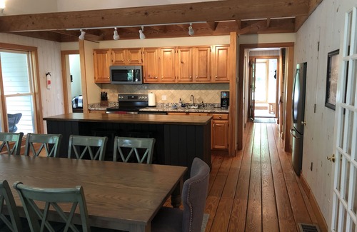 West Dover House | Spacious, Comfortable & Close! Great Foliage weekend available!