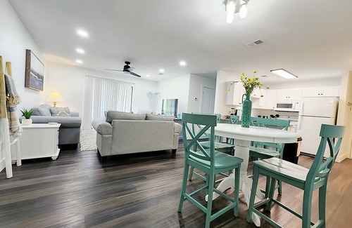 Lagoon Estates Condo | Spacious Condo in Quiet East End Complex Near The Marina, Bay and Beach