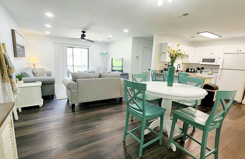 Lagoon Estates Condo | Spacious Condo in Quiet East End Complex Near The Marina, Bay and Beach