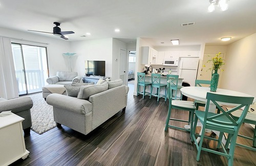 Lagoon Estates Condo | Spacious Condo in Quiet East End Complex Near The Marina, Bay and Beach